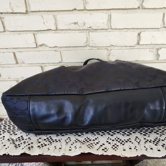 Euc Coach Ashley Black & Gray Signature Shoulder Bag Purse - Picture 9 of 14